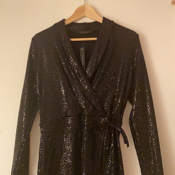 Tahari Sequin Fitted Dress🖤 - Picture 2 of 6